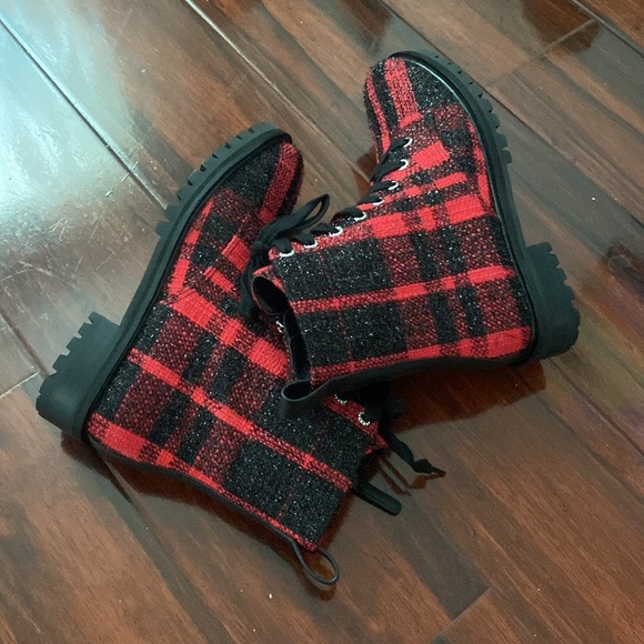 Kate Spade Red and Black Combat Boots Size 7 NWOT ( S - 12) - Picture 7 of 8